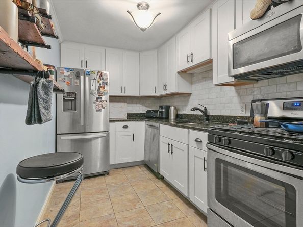 5 Greenbriar Drive 107, North Reading MA 01864