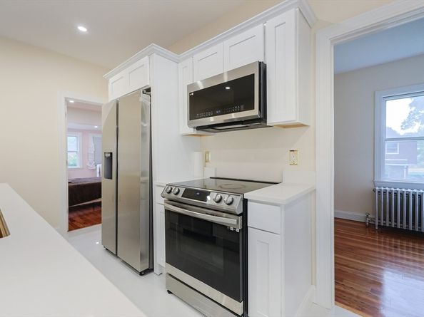 12 Lothrop St, Saugus MA 01906