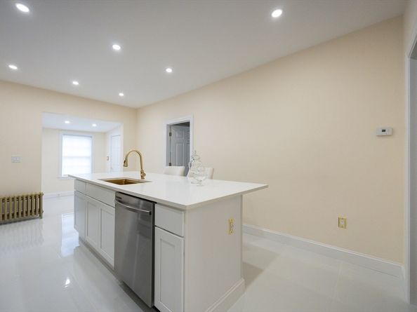 12 Lothrop St, Saugus MA 01906