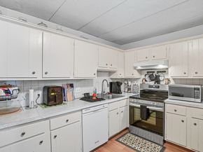 85 Commons Dr 210, Shrewsbury MA 01545