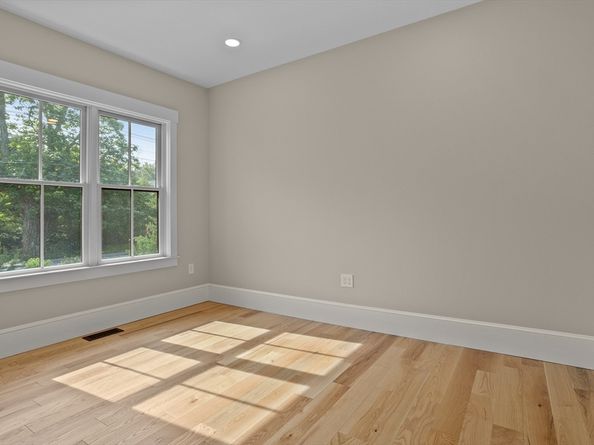 85-87 Hudson St 85, Northborough MA 01532