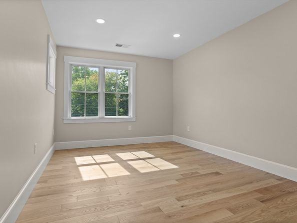 85-87 Hudson St 85, Northborough MA 01532