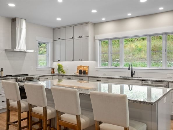 85-87 Hudson St 85, Northborough MA 01532