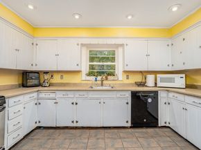 128 Green St 128, Melrose MA 02176