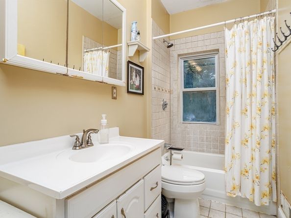 128 Green St 128, Melrose MA 02176
