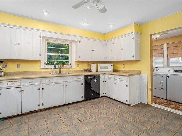 128 Green St 128, Melrose MA 02176