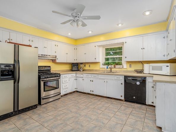 128 Green St 128, Melrose MA 02176