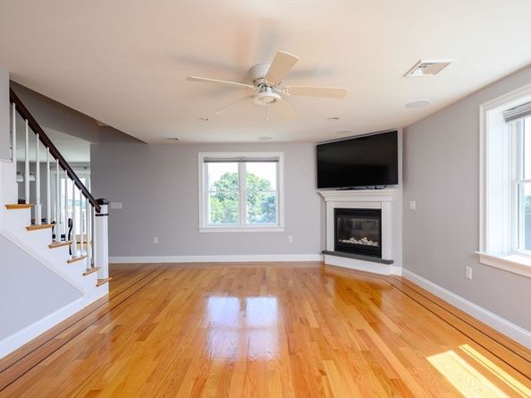 19 Knollwood Rd, Quincy MA 02171