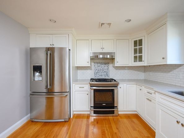 19 Knollwood Rd, Quincy MA 02171