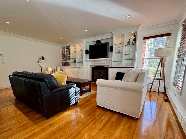23 Fredrickson Rd, Norfolk MA 02056