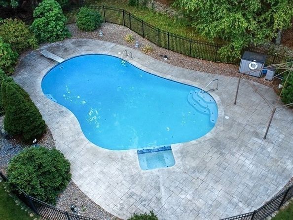 33 Woodstone Rd, Northborough MA 01532