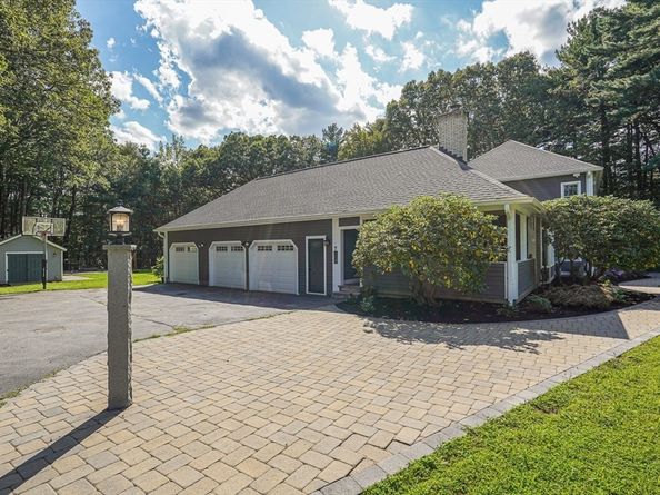 33 Woodstone Rd, Northborough MA 01532