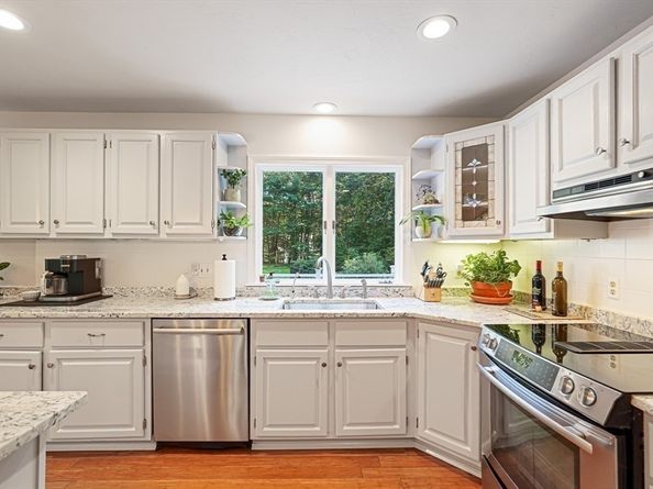 33 Woodstone Rd, Northborough MA 01532