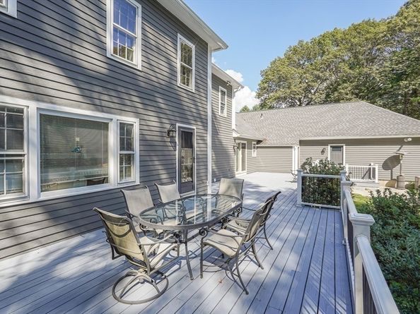 33 Woodstone Rd, Northborough MA 01532