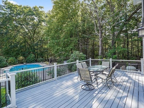 33 Woodstone Rd, Northborough MA 01532