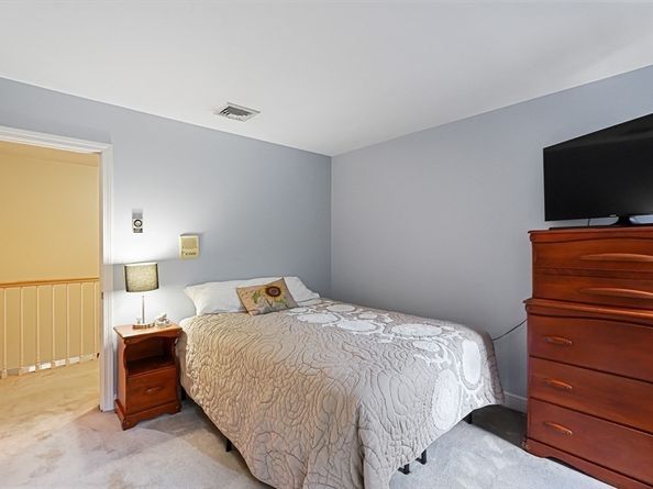 33 Woodstone Rd, Northborough MA 01532