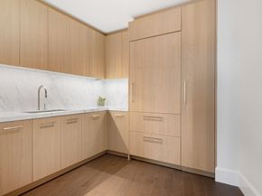 430 Stuart St 27D, Boston MA 02116