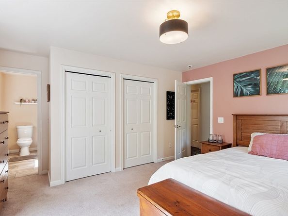 4 Crest Ave, Worcester MA 01607