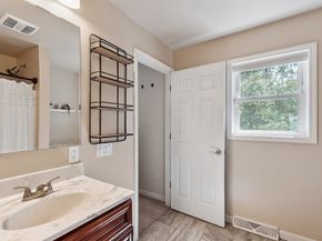 4 Crest Ave, Worcester MA 01607