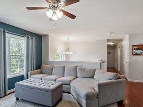 4 Crest Ave, Worcester MA 01607
