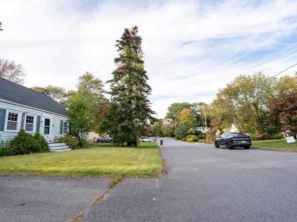 78 Keene St, Brockton MA 02301
