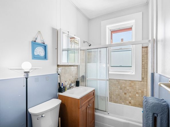 16 Leavitt St 2, Salem MA 01970