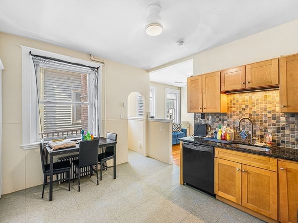 16 Leavitt St 2, Salem MA 01970