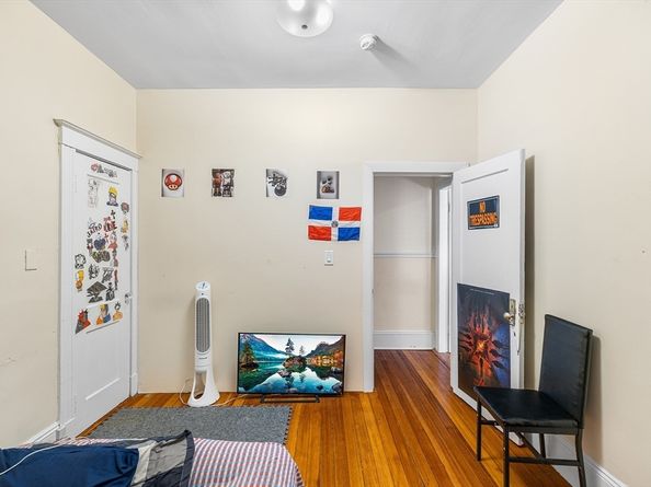 16 Leavitt St 2, Salem MA 01970