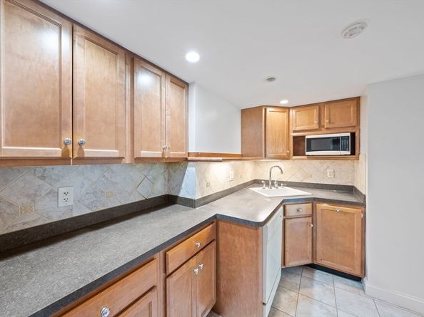 575 Broad St 305, Weymouth MA 02189