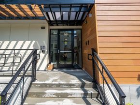 68 Los Angeles St PH5, Newton MA 02458