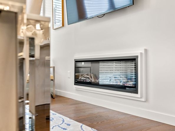 68 Los Angeles St PH5, Newton MA 02458