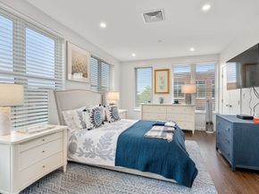 68 Los Angeles St PH5, Newton MA 02458