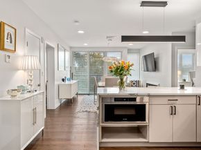 68 Los Angeles St PH5, Newton MA 02458
