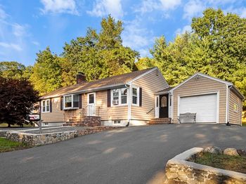43 Moon Road
