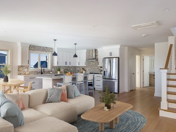 8 Channel St, Mattapoisett MA 02739