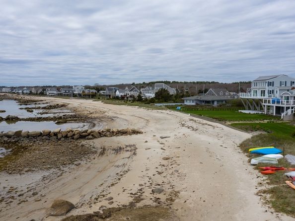8 Channel St, Mattapoisett MA 02739