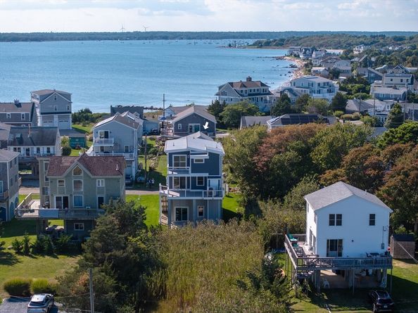 8 Channel St, Mattapoisett MA 02739