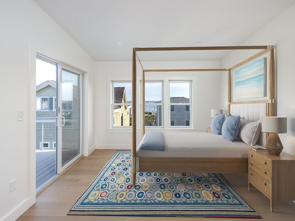 8 Channel St, Mattapoisett MA 02739