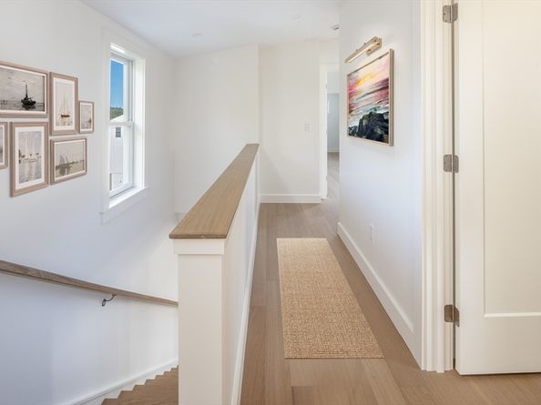 8 Channel St, Mattapoisett MA 02739