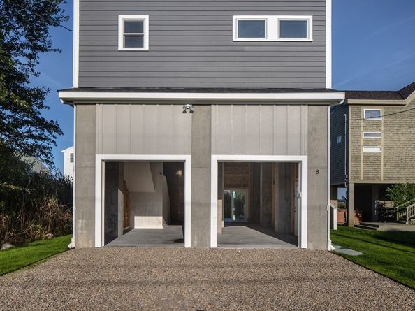 8 Channel St, Mattapoisett MA 02739