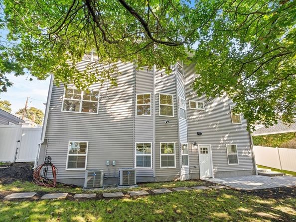 98 Carroll St 98, Watertown MA 02472