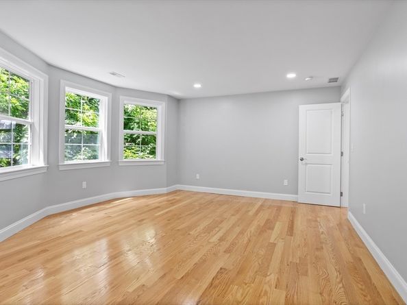 98 Carroll St 98, Watertown MA 02472