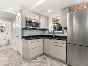 3 Pineridge Rd, Natick MA 01760