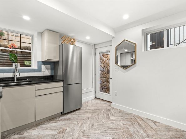 3 Pineridge Rd, Natick MA 01760
