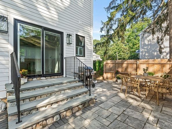 3 Pineridge Rd, Natick MA 01760