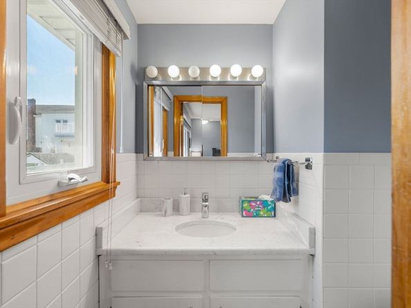 95 Bates St, Revere MA 02151
