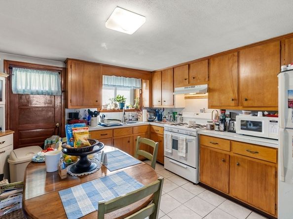 95 Bates St, Revere MA 02151