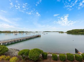 125 Halsted Dr 125, Hingham MA 02043