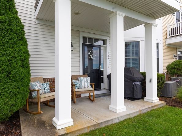 125 Halsted Dr 125, Hingham MA 02043