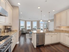 125 Halsted Dr 125, Hingham MA 02043